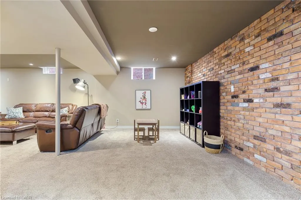 44 Grassyplain Drive
