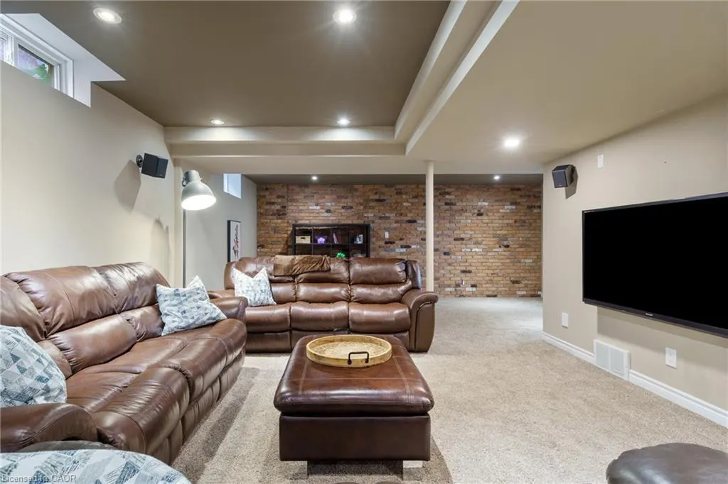 44 Grassyplain Drive