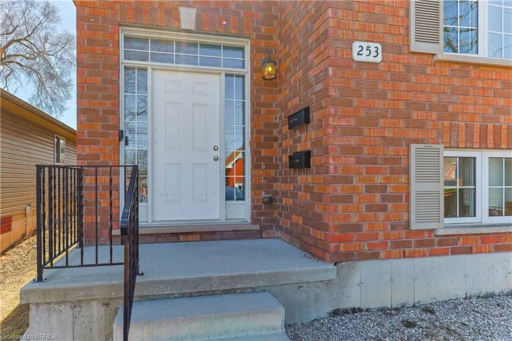 253 Wellington Street