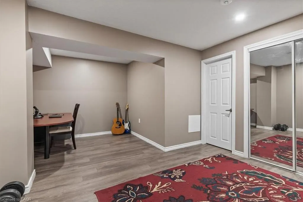 304 Falling Green Crescent