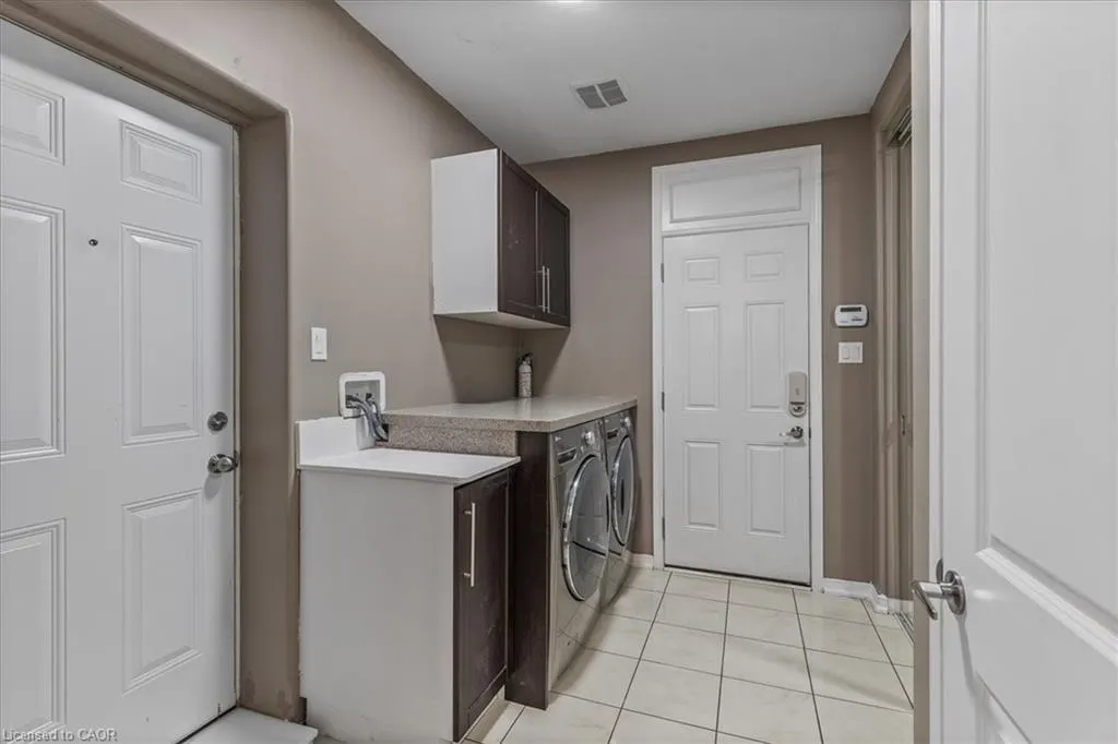 304 Falling Green Crescent