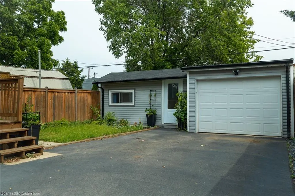 31 Newlands Avenue