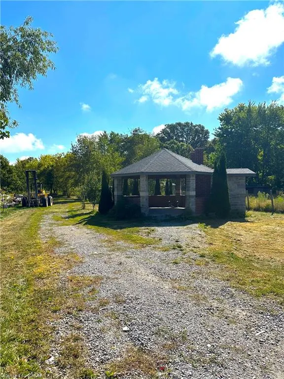295 Park Road S