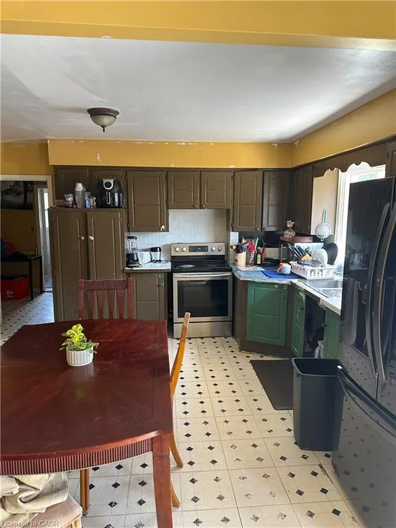 295 Park Road S