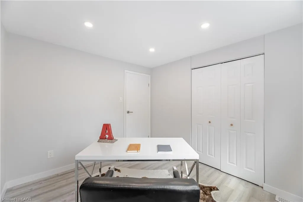20 Roseneath Crescent