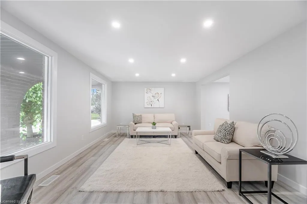 20 Roseneath Crescent