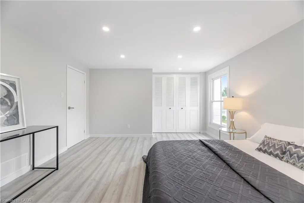 20 Roseneath Crescent