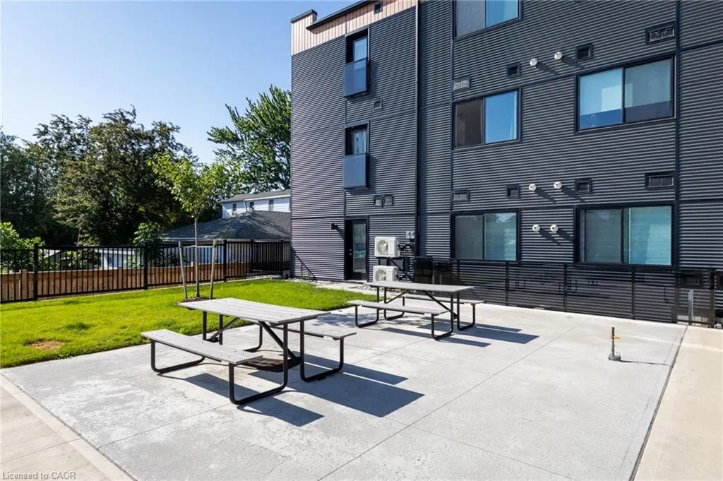 261 King Street E, #301