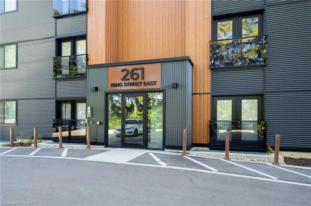 261 King Street E, #301
