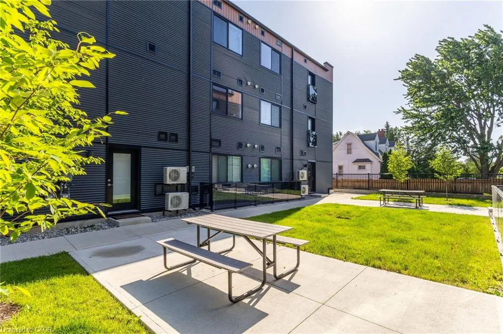 261 King Street E, #301