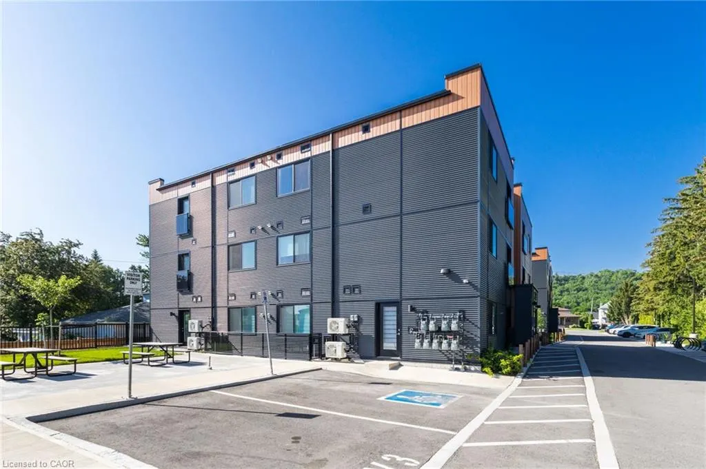 261 King Street E, #301
