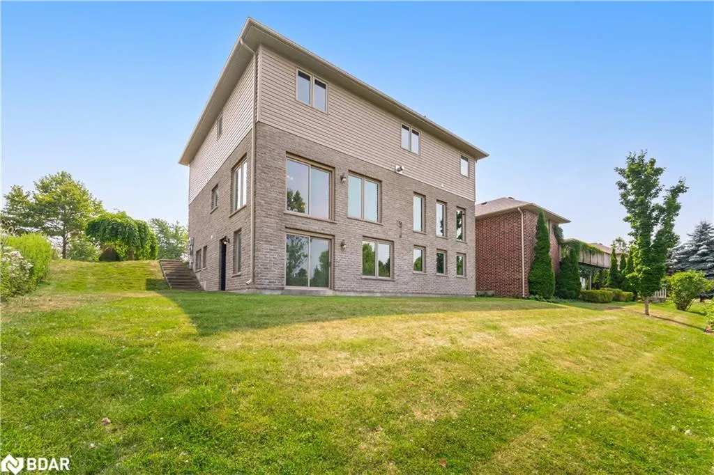 224 Skyline Avenue