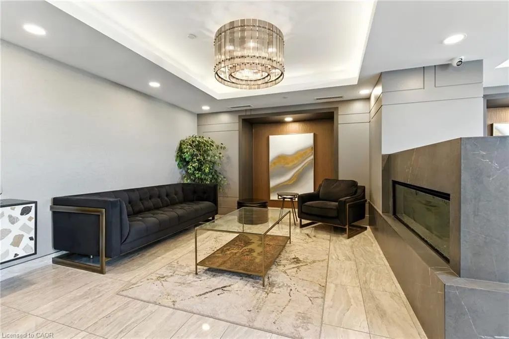 5055 Greenlane Road, #405