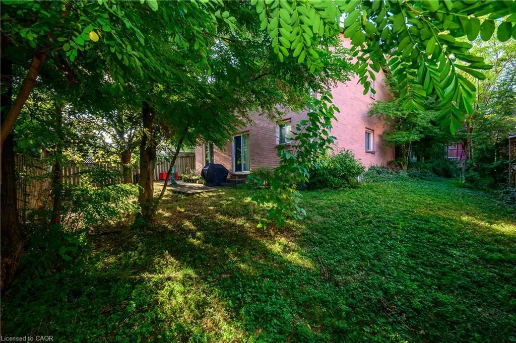 10 Jeanette Avenue