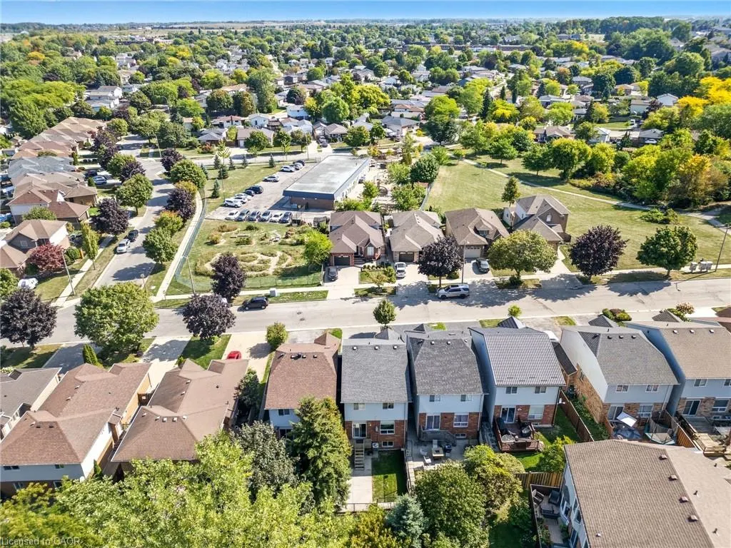 27 Glenhollow Drive