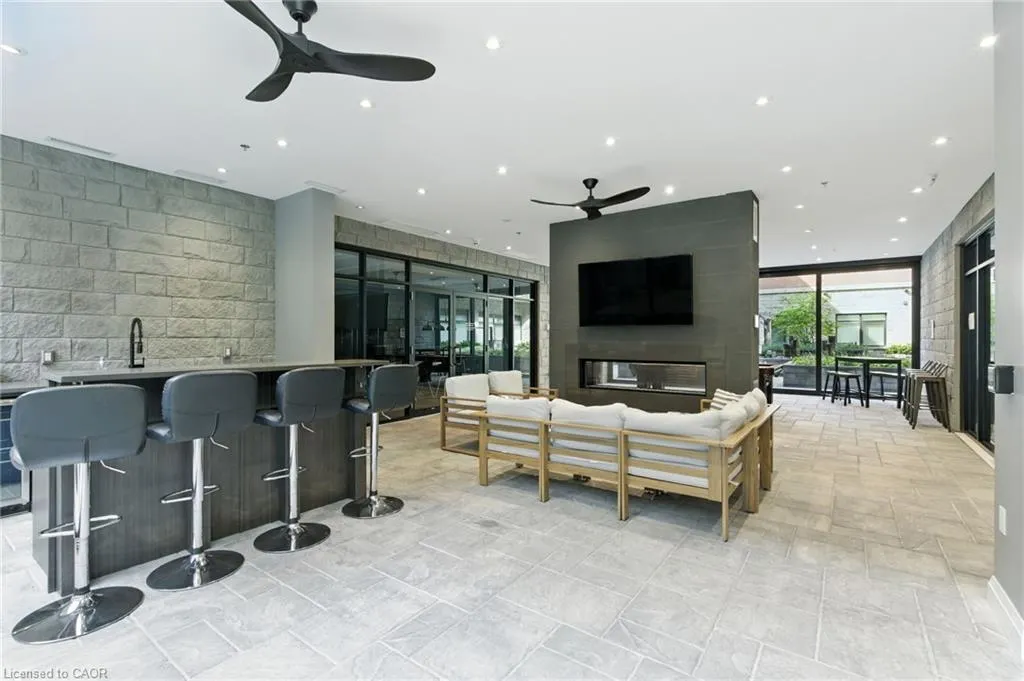1 Redfern Avenue, #304
