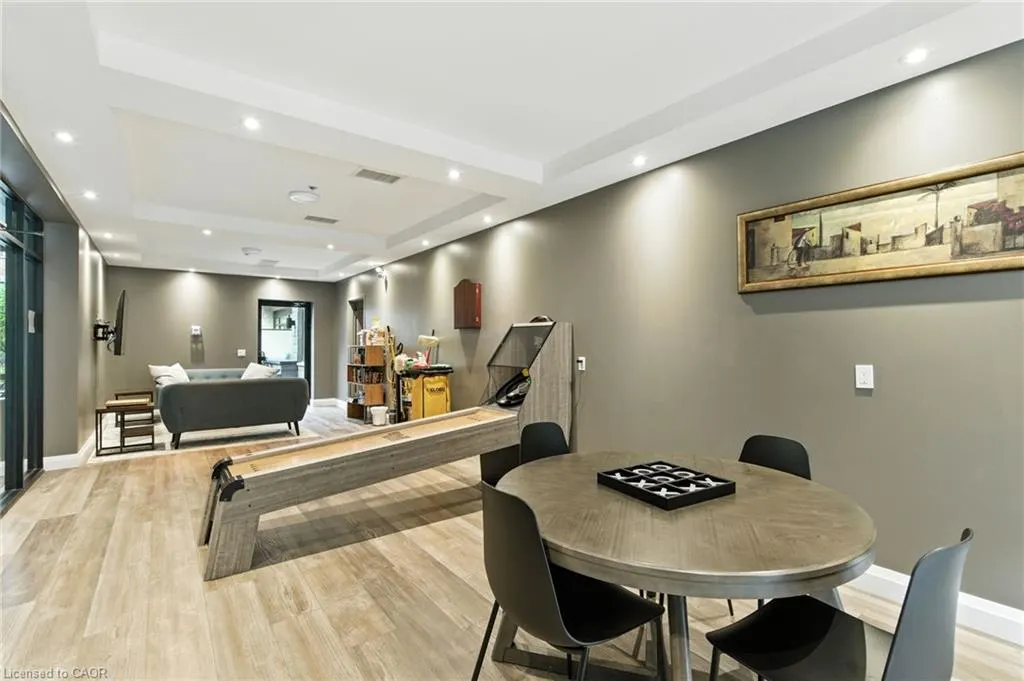 1 Redfern Avenue, #304