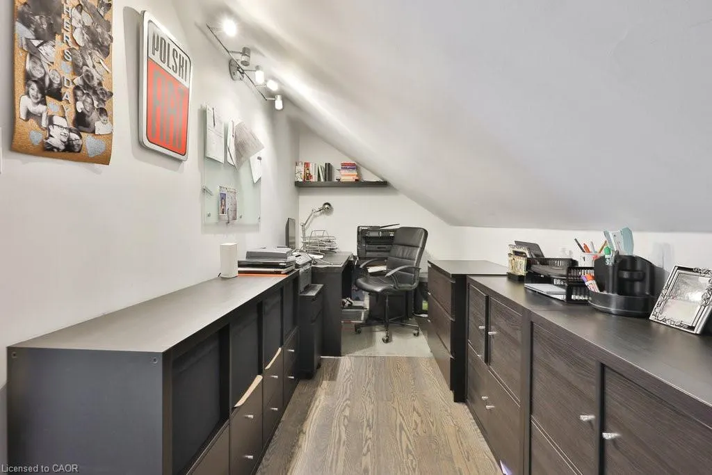 880 6th Street