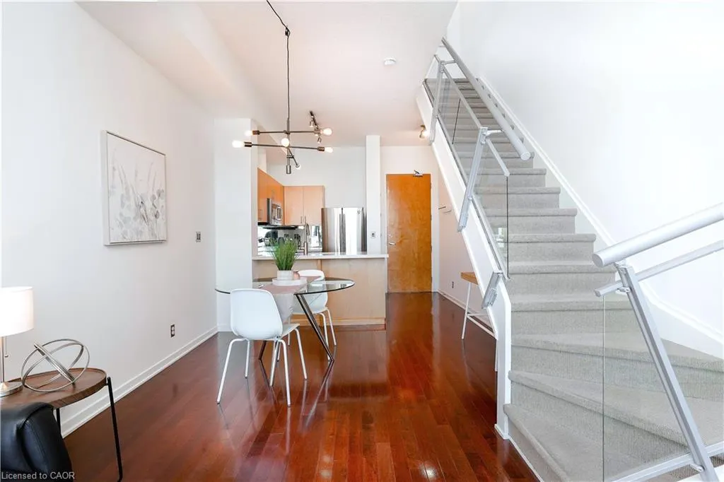 388 Richmond Street W, #923