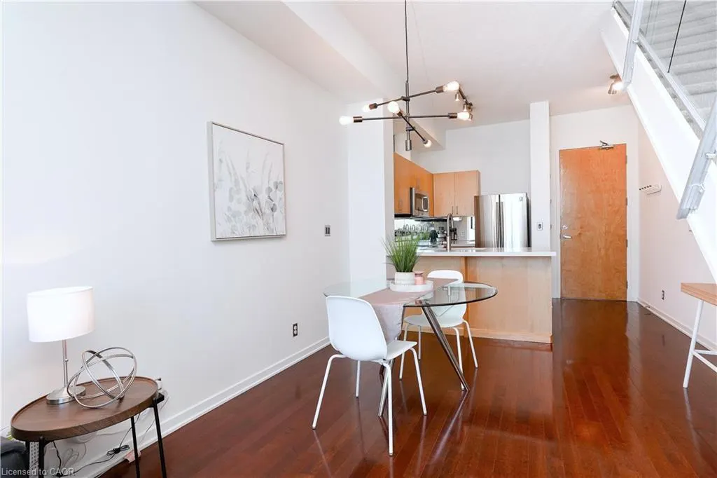 388 Richmond Street W, #923