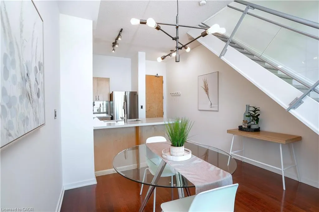 388 Richmond Street W, #923
