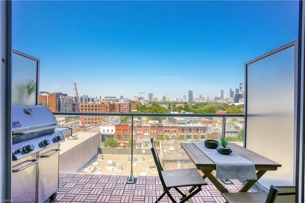 388 Richmond Street W, #923