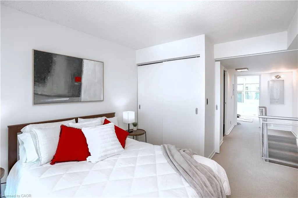 388 Richmond Street W, #923