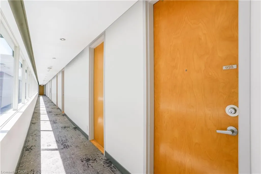 388 Richmond Street W, #923