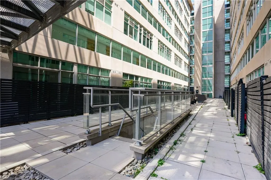 388 Richmond Street W, #923