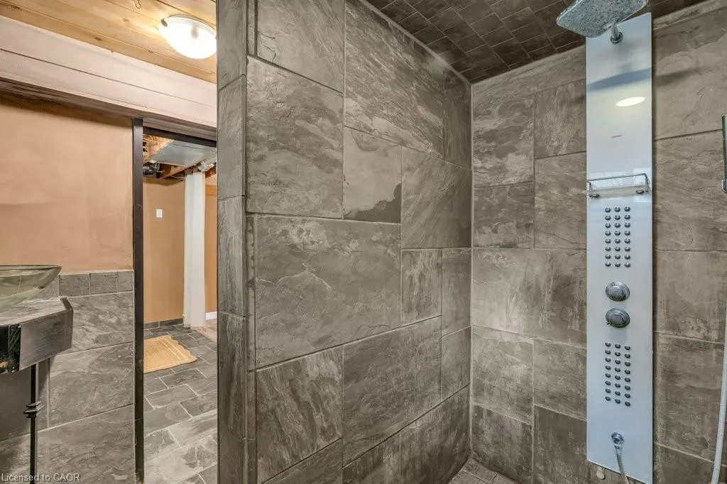 18 St Clair Avenue