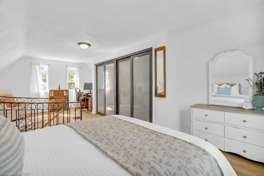 18 St Clair Avenue