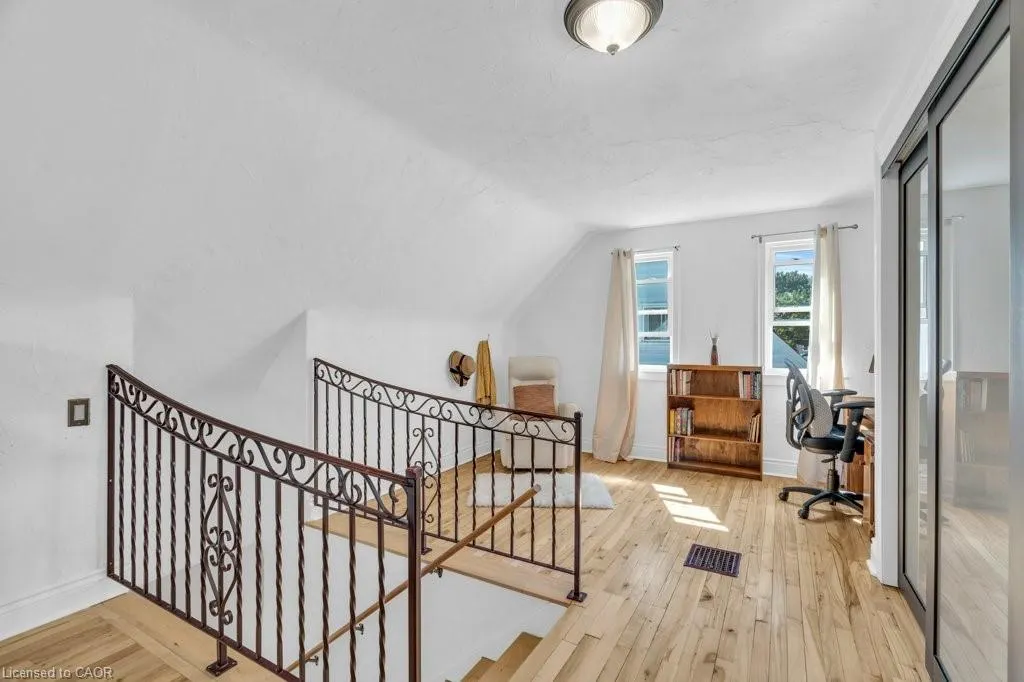 18 St Clair Avenue