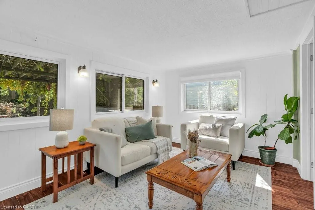 18 St Clair Avenue
