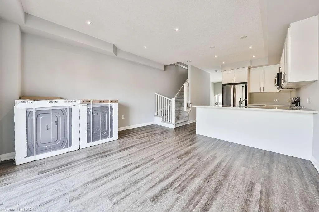 53 Aquarius Crescent
