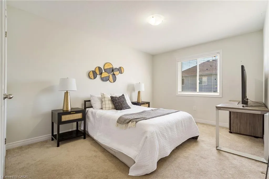 60 Bobolink Road