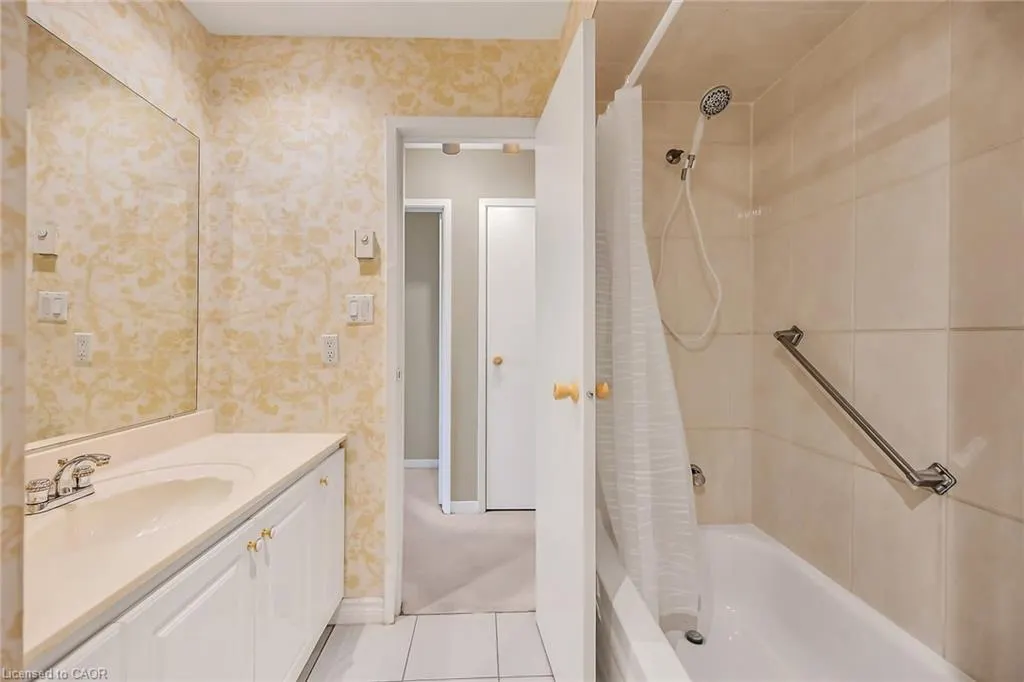1560 Kerns Road, #7