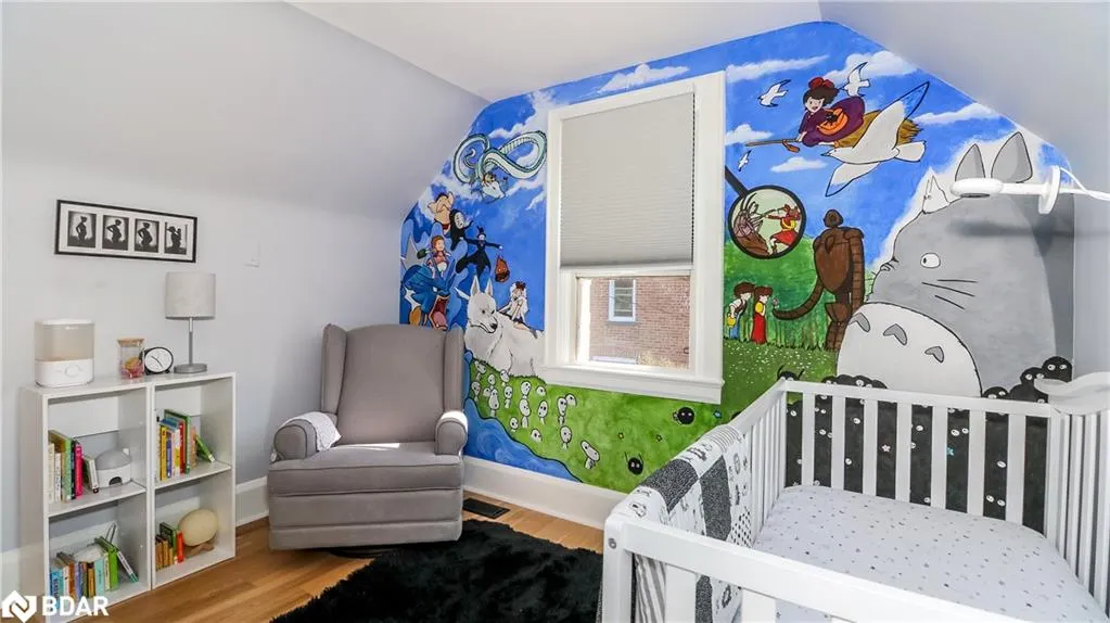156 Nelson Street W