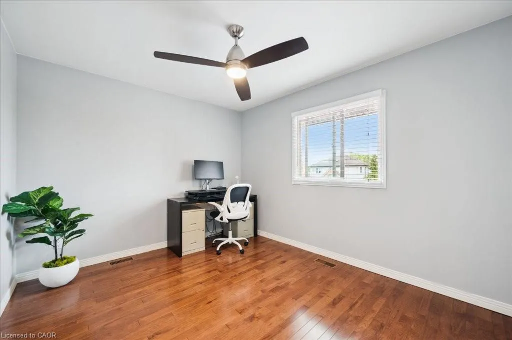 9 Kortright Road E