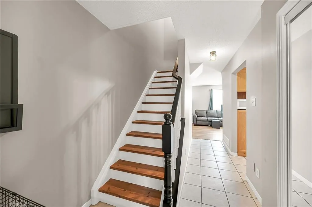 40 Braemar Avenue, #30