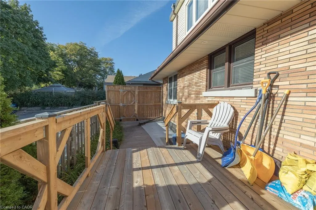 11 Belmont Avenue W