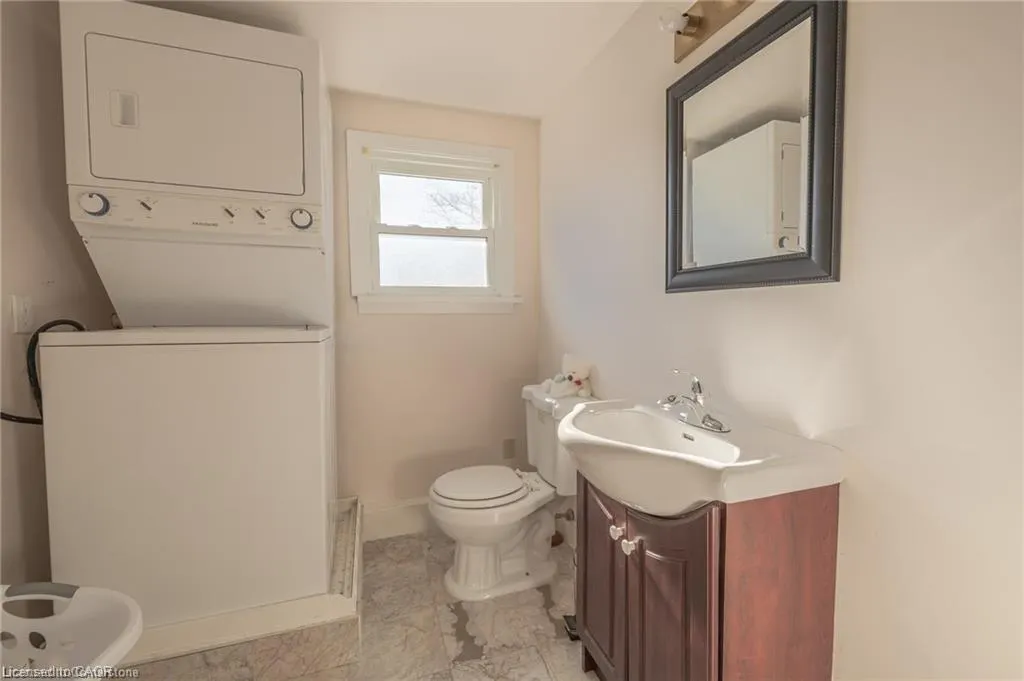 11 Belmont Avenue W