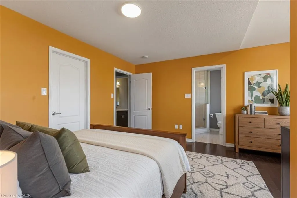 304 Falling Green Crescent