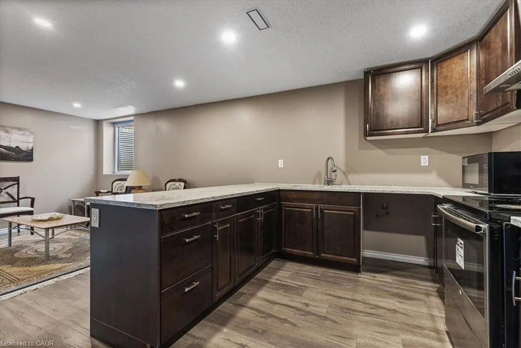 304 Falling Green Crescent