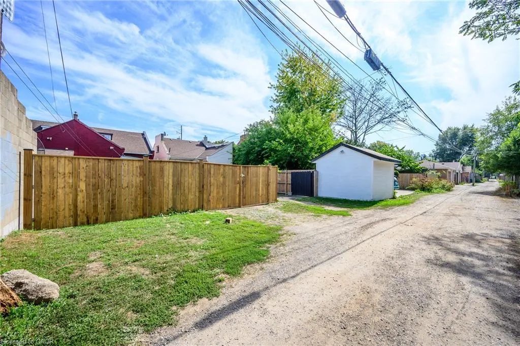 127 East Avenue N