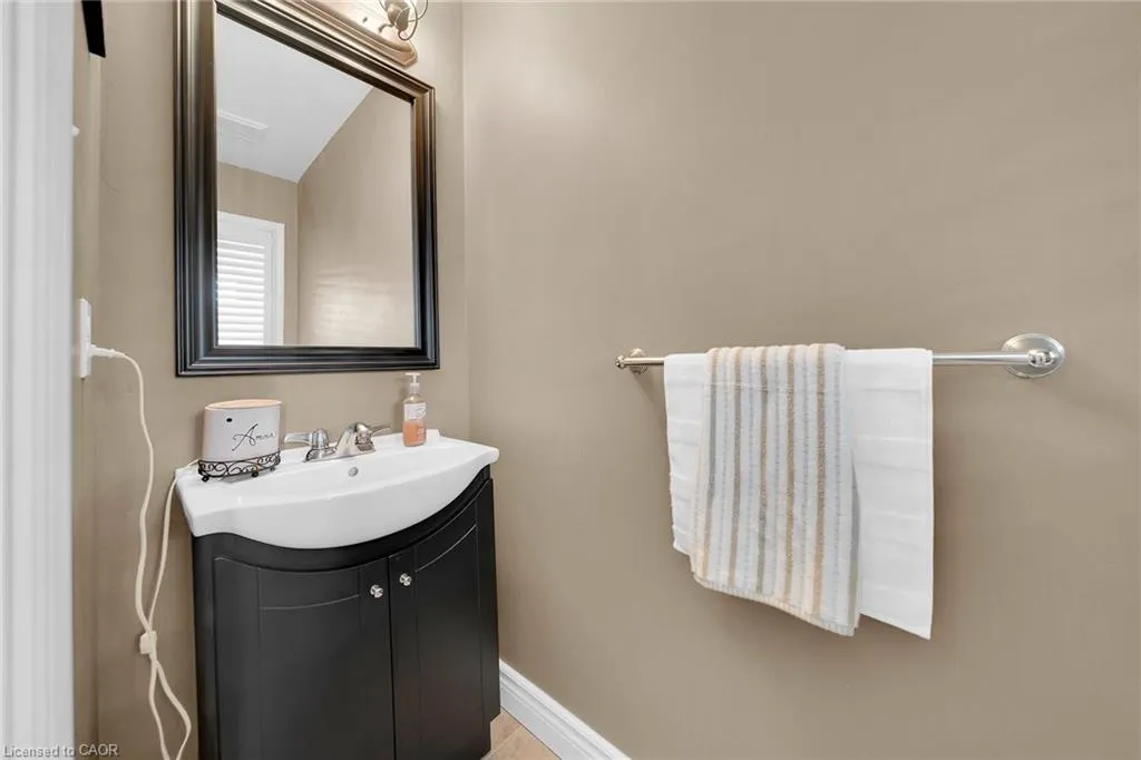 37 Meadow Wood Crescent