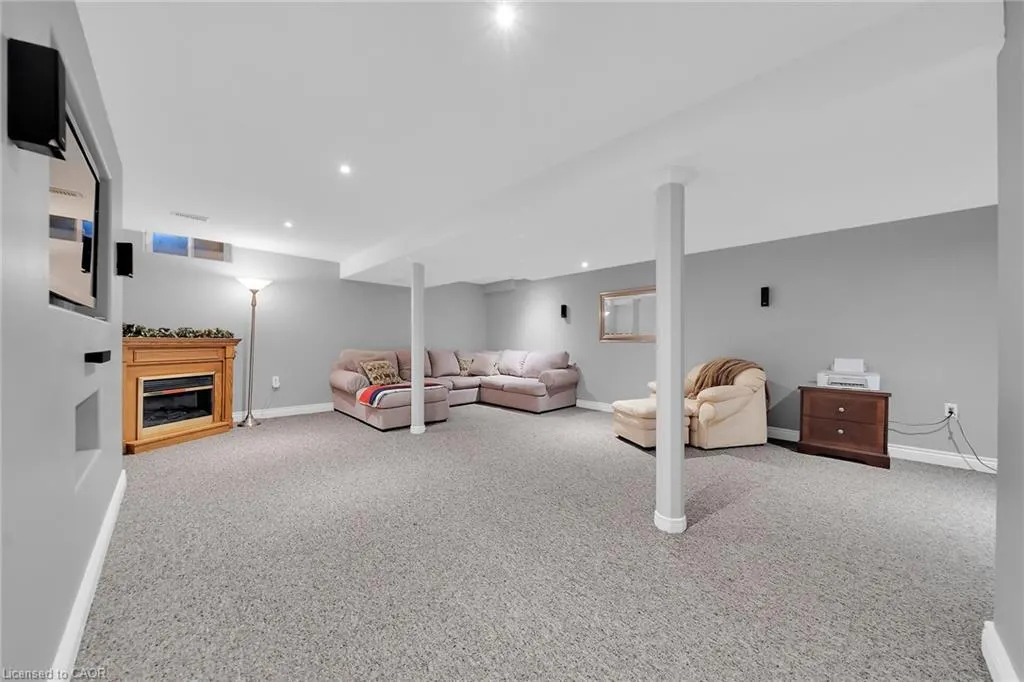 37 Meadow Wood Crescent