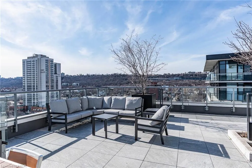 212 King William Street, #818