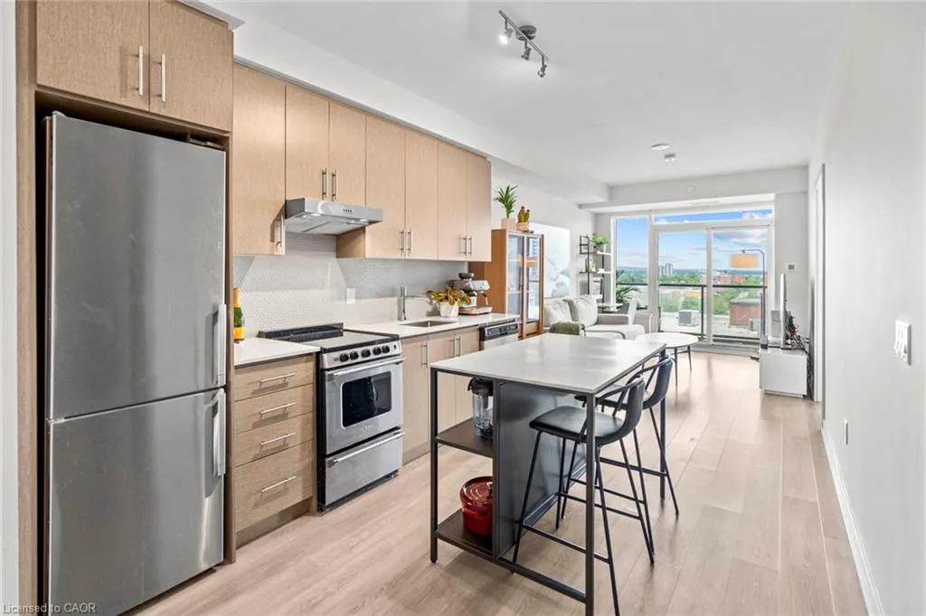 212 King William Street, #818