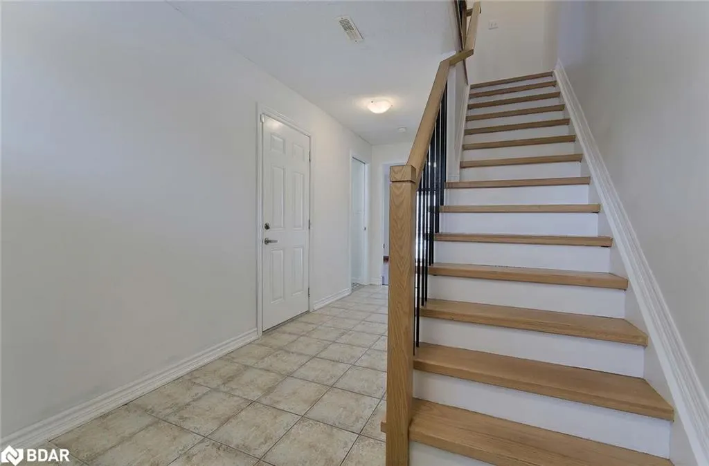57 Ferndale Drive S, #7