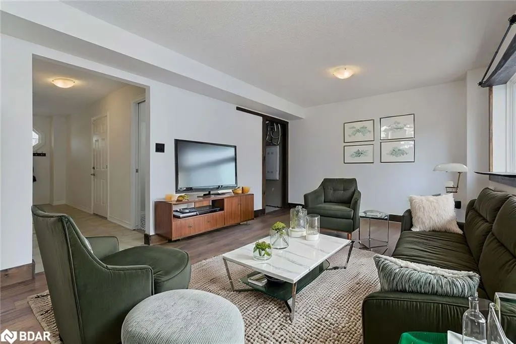 57 Ferndale Drive S, #7
